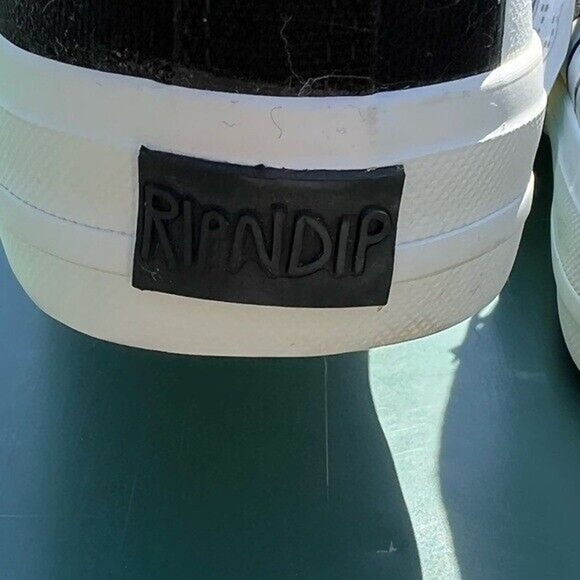 NWT Ripndip black and white lace up ankle high shoes w/ cat flipping off detail - Picture 12 of 12